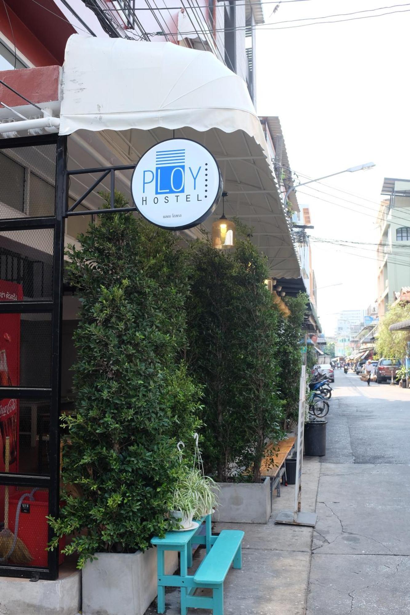 Ploy Hostel Bangkok Bagian luar foto